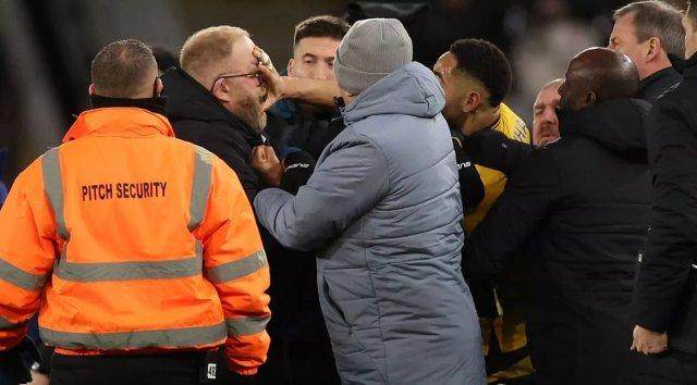 开云官方-【早报】2025年，巴萨闹出首个足坛笑话