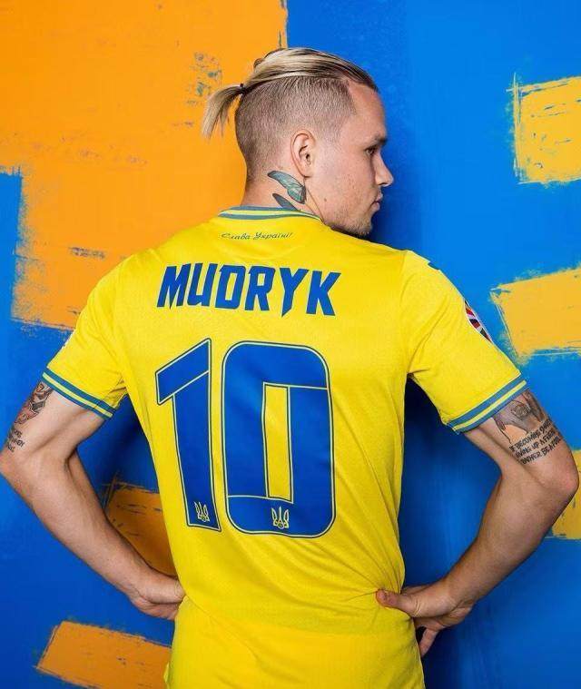 开云官方-【早报】2025年，巴萨闹出首个足坛笑话