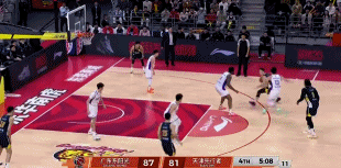 开云官方-菜鸡互啄！鬼才杜锋奇葩怪阵激活胡明轩，末节导演20-7逆转天津